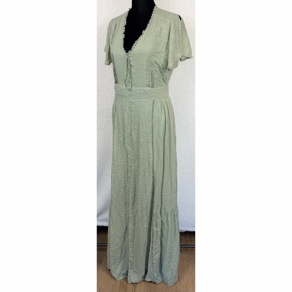 LULU’S • Sage Green Completely In Love Swiss Dot Button-Front Maxi Dress, S - Picture 8 of 16
